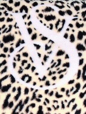 Victoria's Secret Leopard Print Sherpa Daring 50 X 60 Throw/Blanket